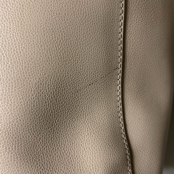 Kate Spade Yvonne Patterson Beige Tote Bag. - Picture 8 of 8